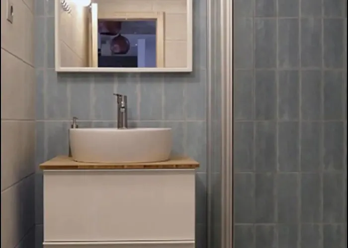 The Henhouse - A Modern Loft In The Very Center *