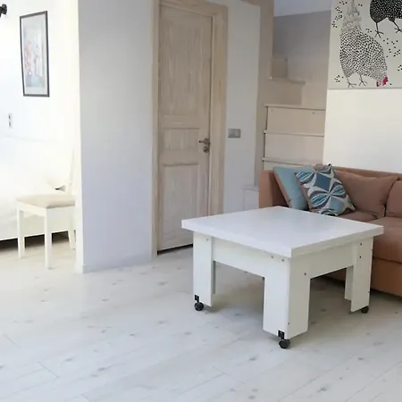 The Henhouse - A Modern Loft In The Very Center *