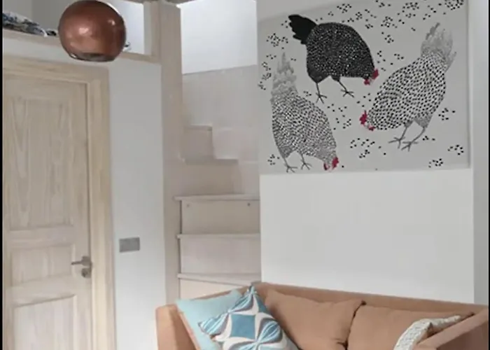 The Henhouse - A Modern Loft In The Very Center