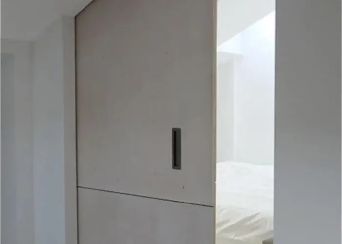 Апартаменты The Henhouse - A Modern Loft In The Very Center Рига