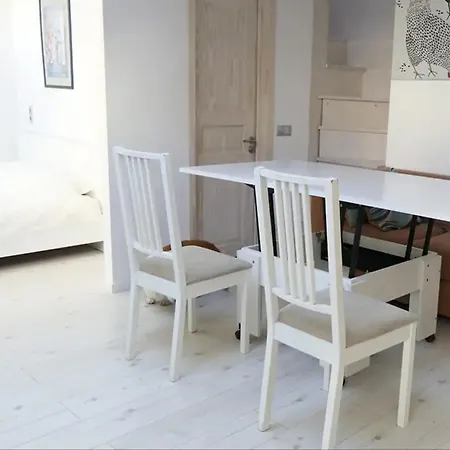 The Henhouse - A Modern Loft In The Very Center